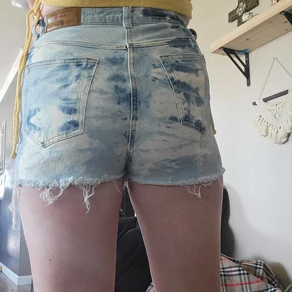 Homemade Bleach Dye Shredded High Rise Shorts -Size Medium - Picture 4 of 8